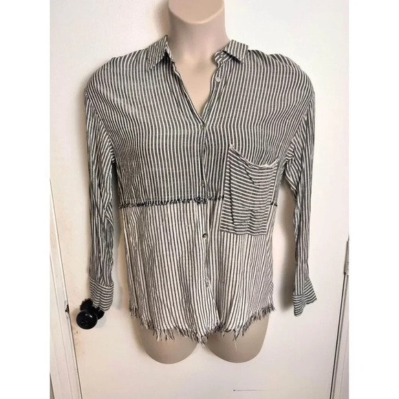 Entro Woman’s button up stripe long sleeve with fringe and front pocket size lar - Picture 1 of 9